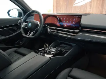 BMW 530 e M pack  Head-up  Bowers  Wilkins  360