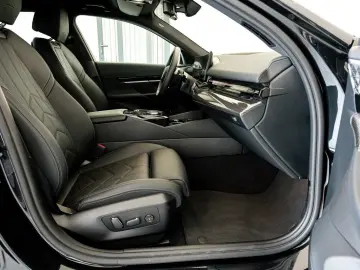 BMW 530 e M pack  Head-up  Bowers  Wilkins  360