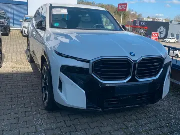BMW XM 50 e 23 Zoll Individualleder silverstone