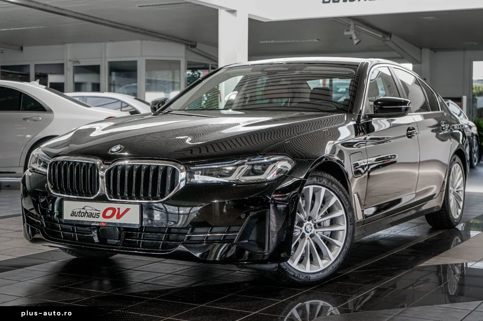 BMW 545e xDrive Business Innovations 360 Head Distr