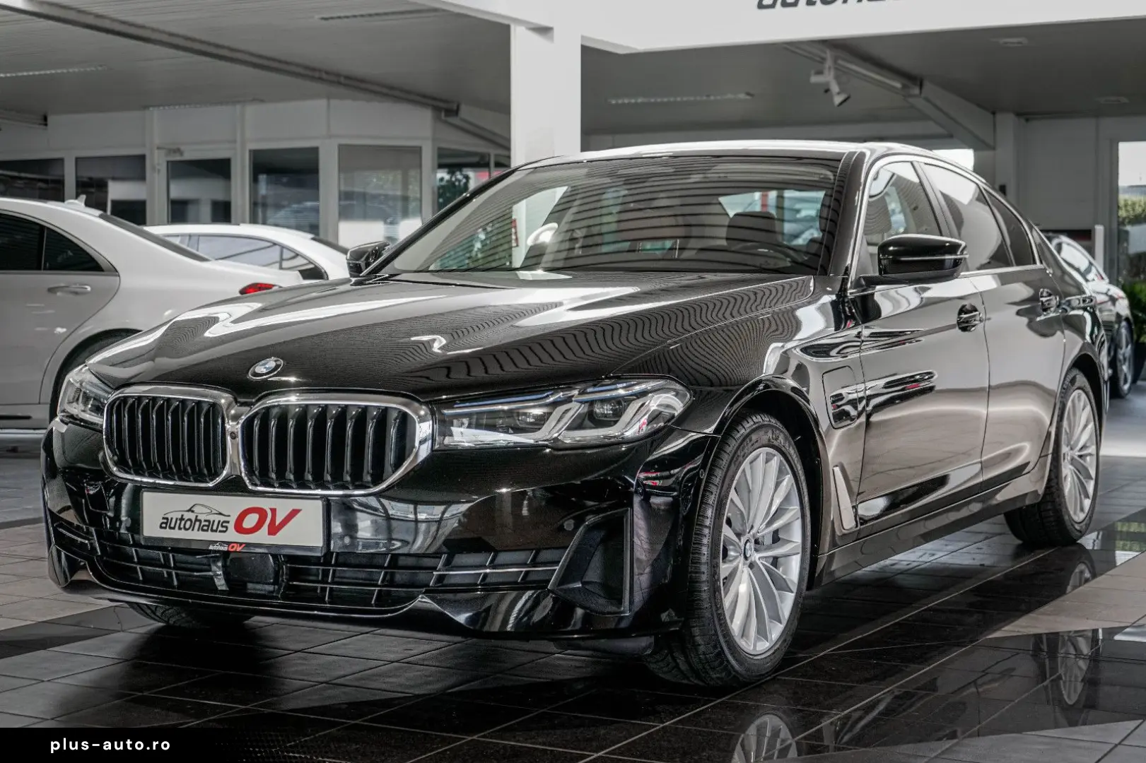 BMW 545e xDrive Business Innovations 360 Head Distr