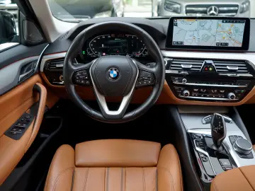 BMW 545e xDrive Business Innovations 360 Head Distr