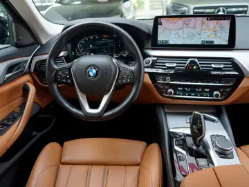 BMW 545e xDrive Business Innovations 360 Head Distr