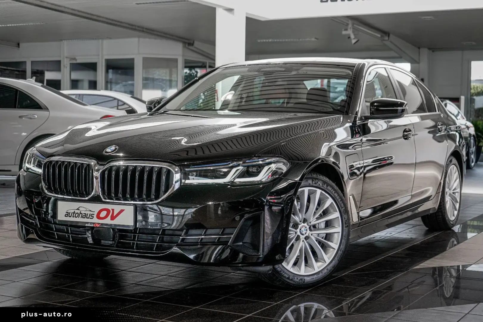 BMW 545e xDrive Business Innovations 360 Head Distr