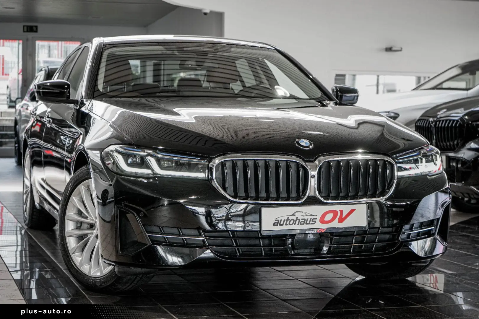 BMW 545e xDrive Business Innovations 360 Head Distr