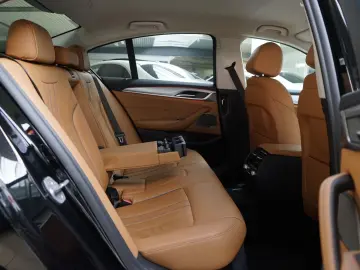 BMW 545e xDrive Business Innovations 360 Head Distr