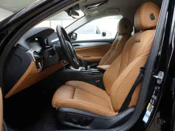 BMW 545e xDrive Business Innovations 360 Head Distr