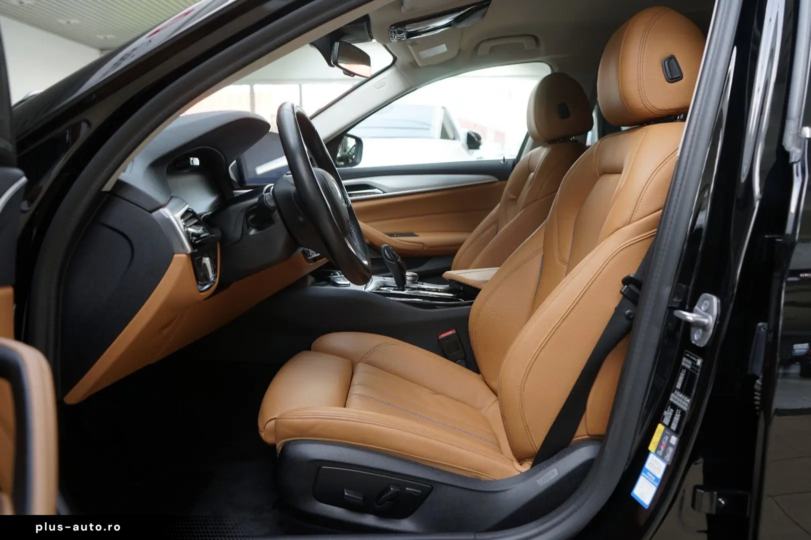 BMW 545e xDrive Business Innovations 360 Head Distr