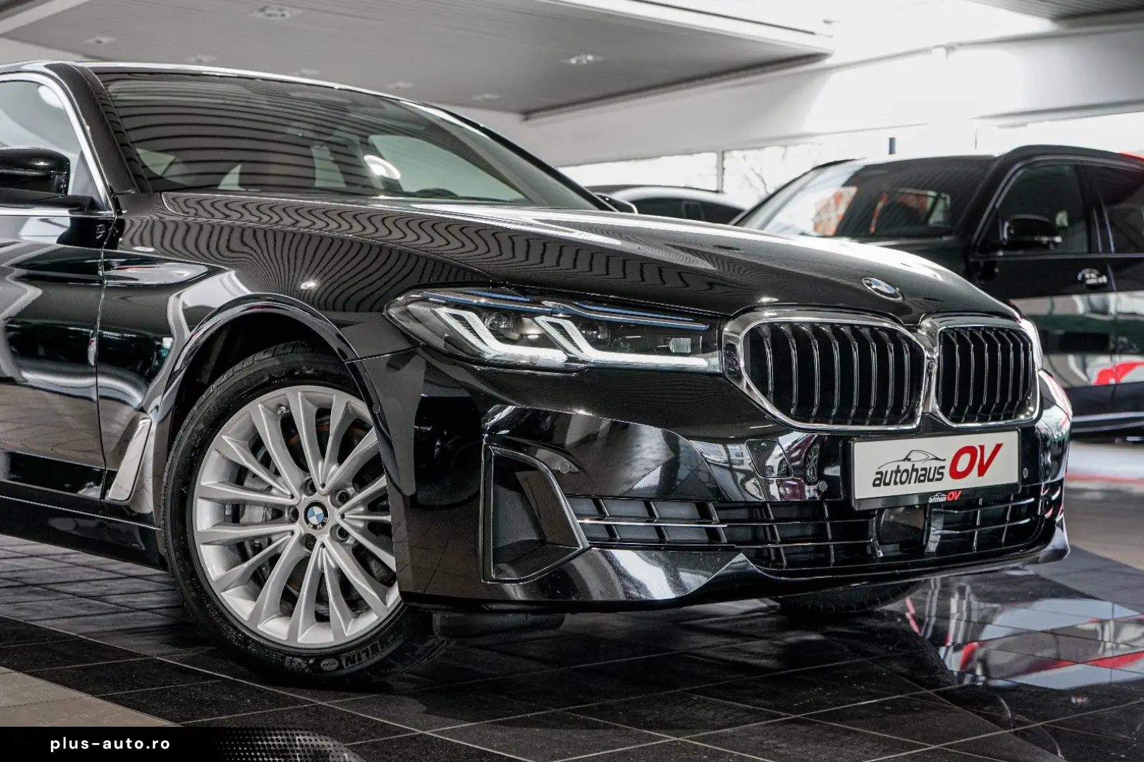 BMW 545e xDrive Business Innovations 360 Head Distr