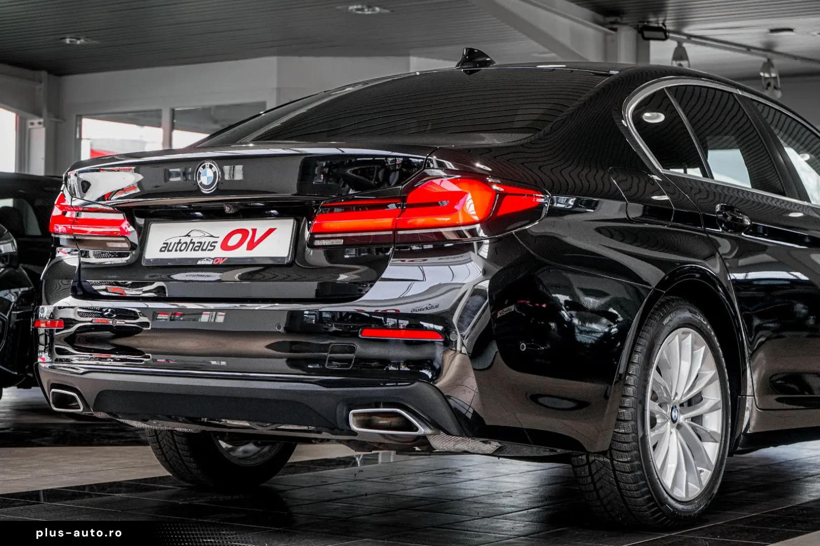 BMW 545e xDrive Business Innovations 360 Head Distr