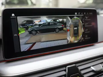 BMW 545e xDrive Business Innovations 360 Head Distr