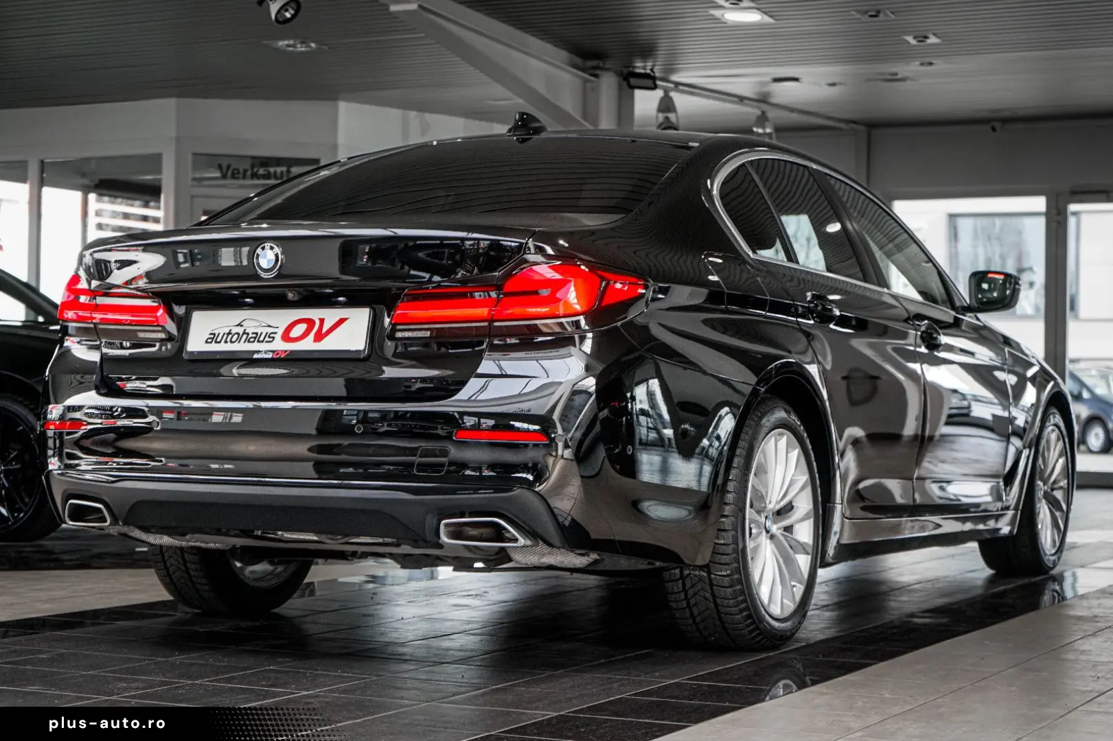 BMW 545e xDrive Business Innovations 360 Head Distr