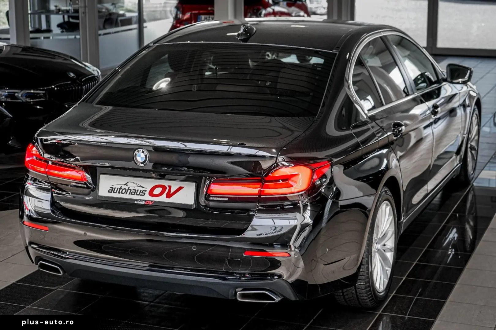 BMW 545e xDrive Business Innovations 360 Head Distr