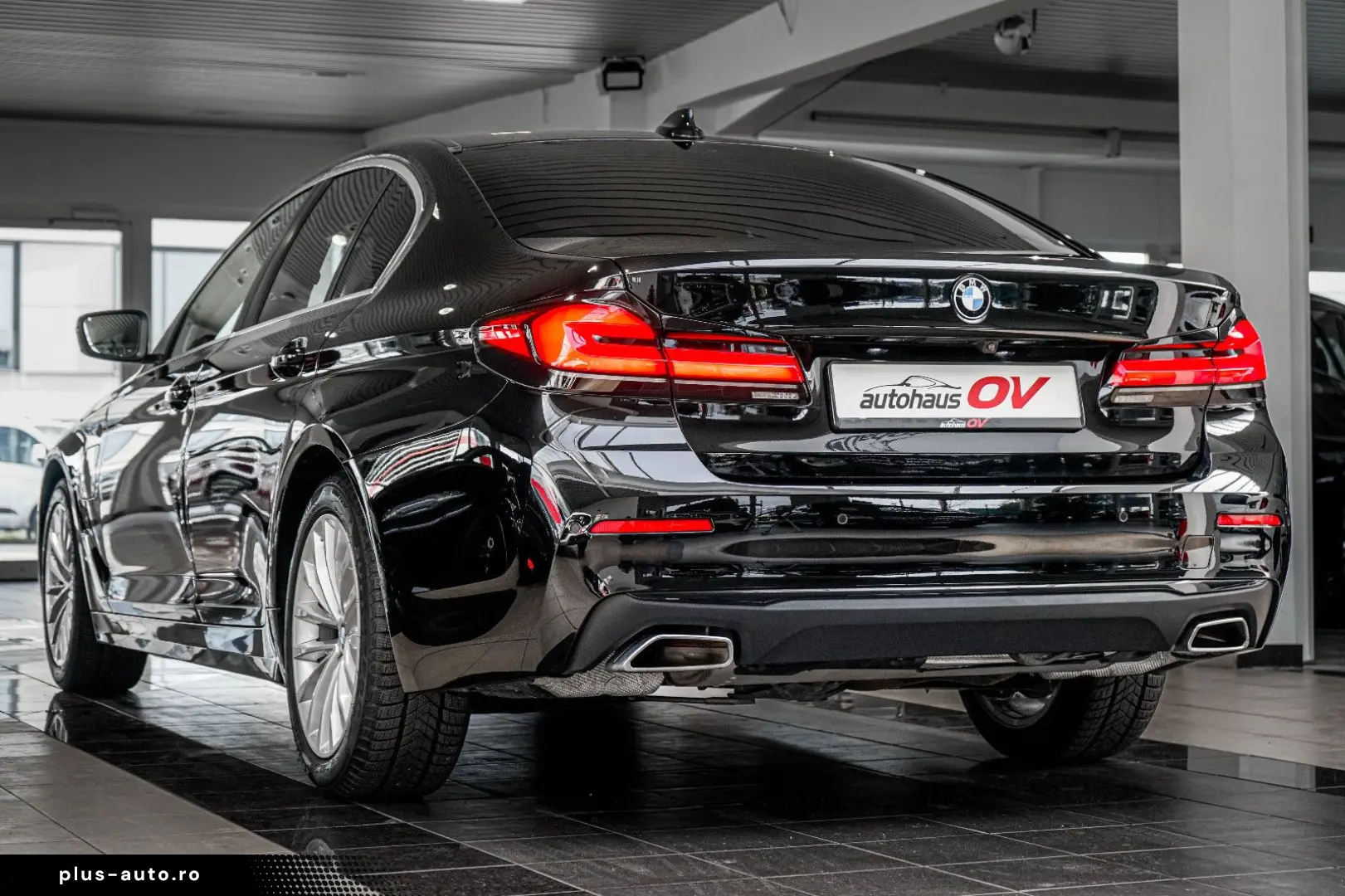 BMW 545e xDrive Business Innovations 360 Head Distr