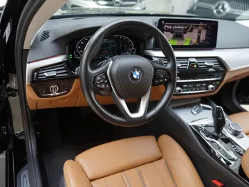 BMW 545e xDrive Business Innovations 360 Head Distr