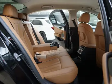 BMW 545e xDrive Business Innovations 360 Head Distr