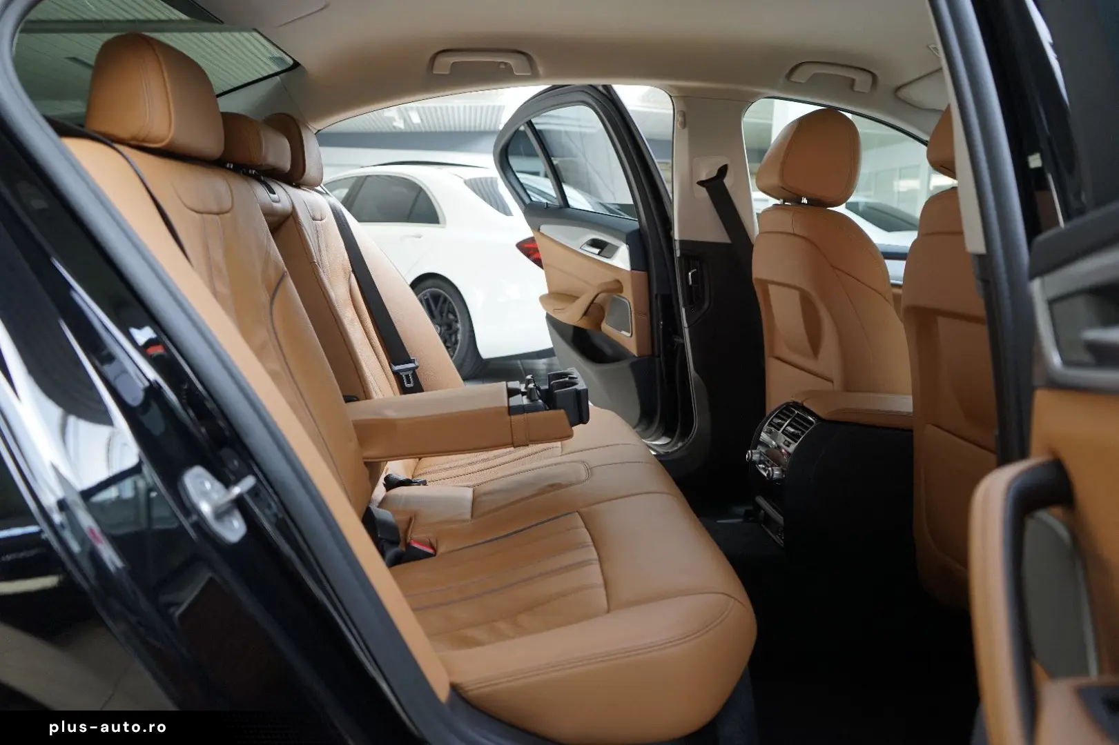 BMW 545e xDrive Business Innovations 360 Head Distr