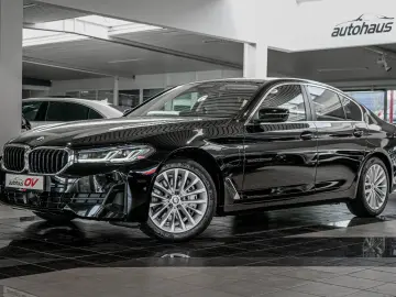 BMW 545e xDrive Business Innovations 360 Head Distr