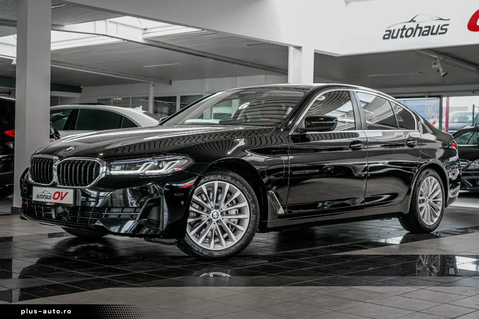 BMW 545e xDrive Business Innovations 360 Head Distr