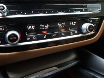 BMW 545e xDrive Business Innovations 360 Head Distr