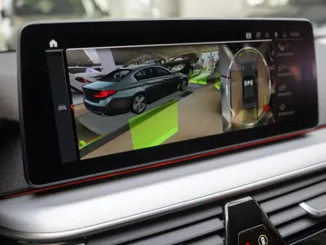 BMW 545e xDrive Business Innovations 360 Head Distr