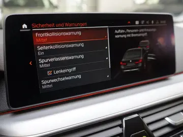 BMW 545e xDrive Business Innovations 360 Head Distr