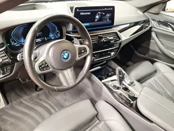 BMW 545e xDrive Limousine M Sport Harman K Head-Up
