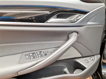 BMW 545e xDrive Limousine M Sport Harman K Head-Up