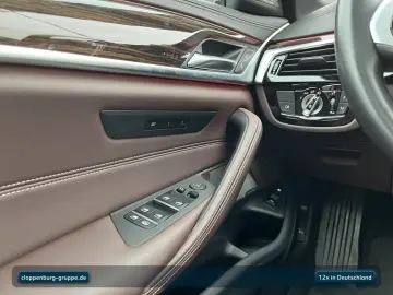 BMW 545e xDrive Limousine Luxury Line Head-Up Navi