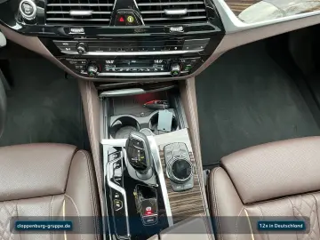 BMW 545e xDrive Limousine Luxury Line Head-Up Navi