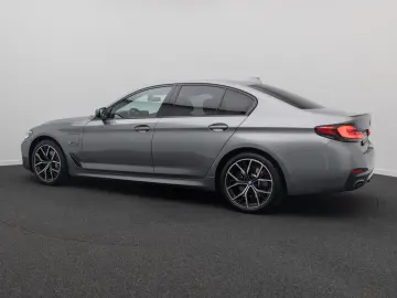 BMW 545e xD M Sport Kamera DAB 4xKlima Alarm 19Zoll