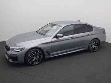 BMW 545e xD M Sport Kamera DAB 4xKlima Alarm 19Zoll
