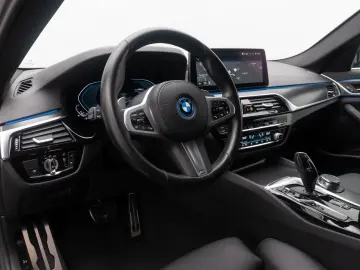 BMW 545e xD M Sport Kamera DAB 4xKlima Alarm 19Zoll