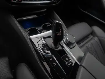 BMW 545e xD M Sport Kamera DAB 4xKlima Alarm 19Zoll