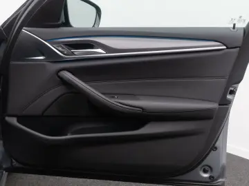 BMW 545e xD M Sport Kamera DAB 4xKlima Alarm 19Zoll