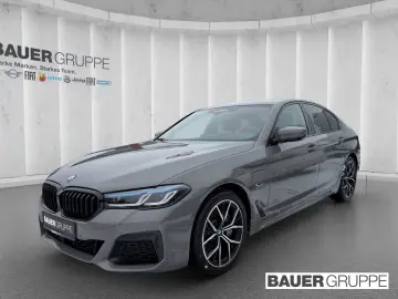 BMW 545 e xDrive M Sport Laserlicht AHK Memory HUD H