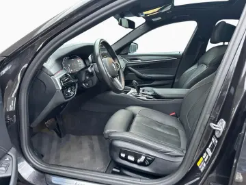 BMW 545e Luxury HUD H K PA  St Go Laser GSD Massage