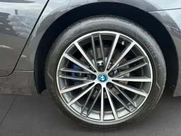 BMW 545e Luxury HUD H K PA  St Go Laser GSD Massage