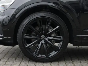 AUDI Q8 45 TDI quattro S line tiptronic