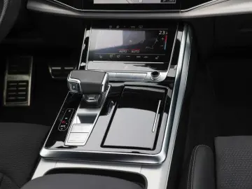 AUDI Q8 45 TDI quattro S line tiptronic