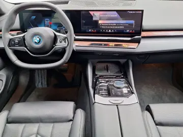 BMW 550e xDrive DA-Pro HUD PA  HK KomfortSitz Fw-Pro