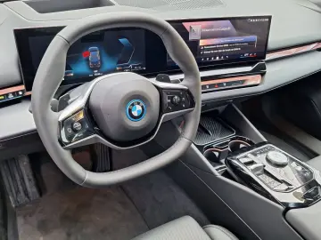 BMW 550e xDrive DA-Pro HUD PA  HK KomfortSitz Fw-Pro