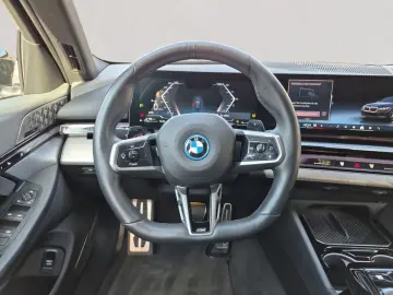 BMW 550e xDrive M Sport   GARANTIE-bis-07.2029