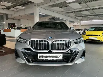 BMW 550e xDrive M-Sportpaket ad.LED Sitzlüftung B&W