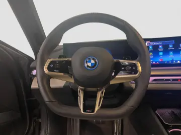 BMW 550e xDrive Limousine    M-Sport ACC B&W adapt.F