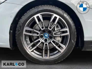 BMW 550 e xDrive Limousine M Sport LC Prof ACC B&W