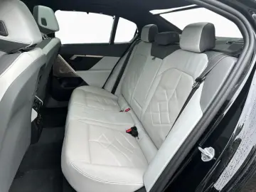 BMW 550e xDr M Sport Pro DA PA-Prof Pano B W Iconic