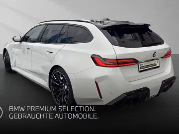 BMW M5 Touring AHK 0 5%DW Verst.
