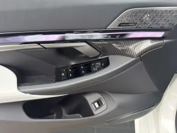 BMW M5 Touring AHK 0 5%DW Verst.