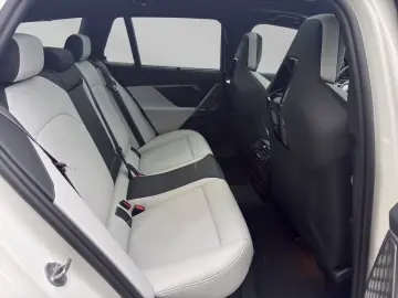 BMW M5 Touring AHK 0 5%DW Verst.